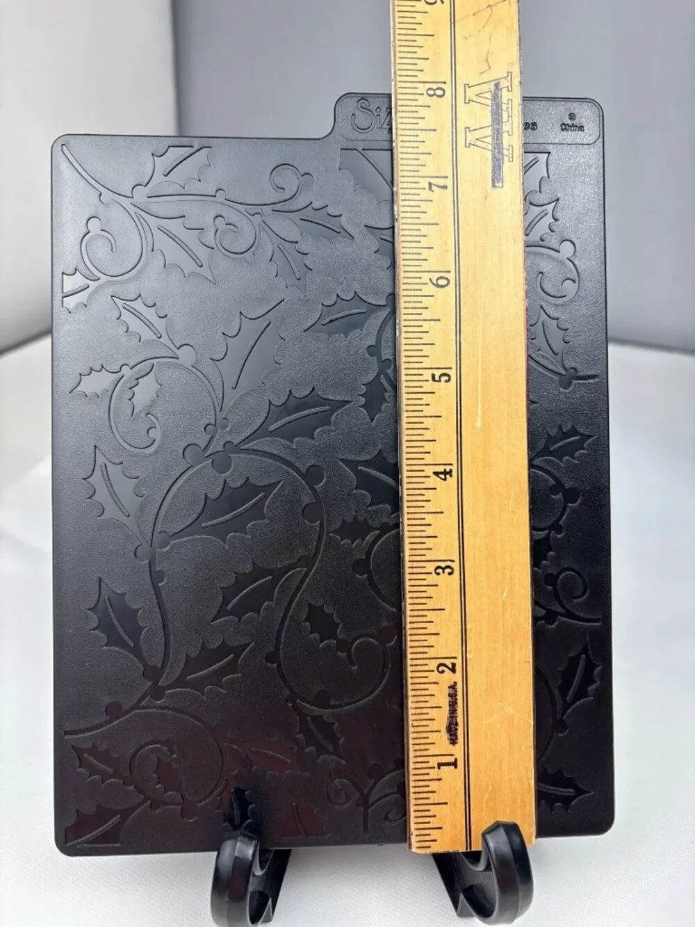 Sizzix Embossing Plate Wishes & Kisses-Holly & Berries Crafting 5